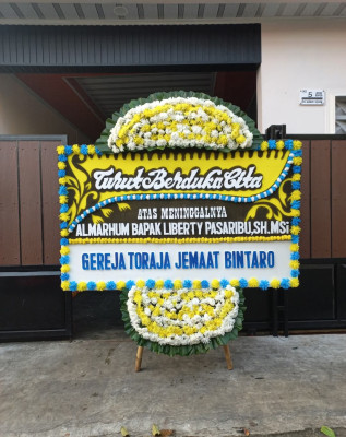 Papan Bunga Duka di Kemuning